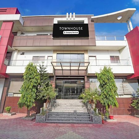 Super Townhouse Lalghati Near Airport Bhopál Kültér fotó