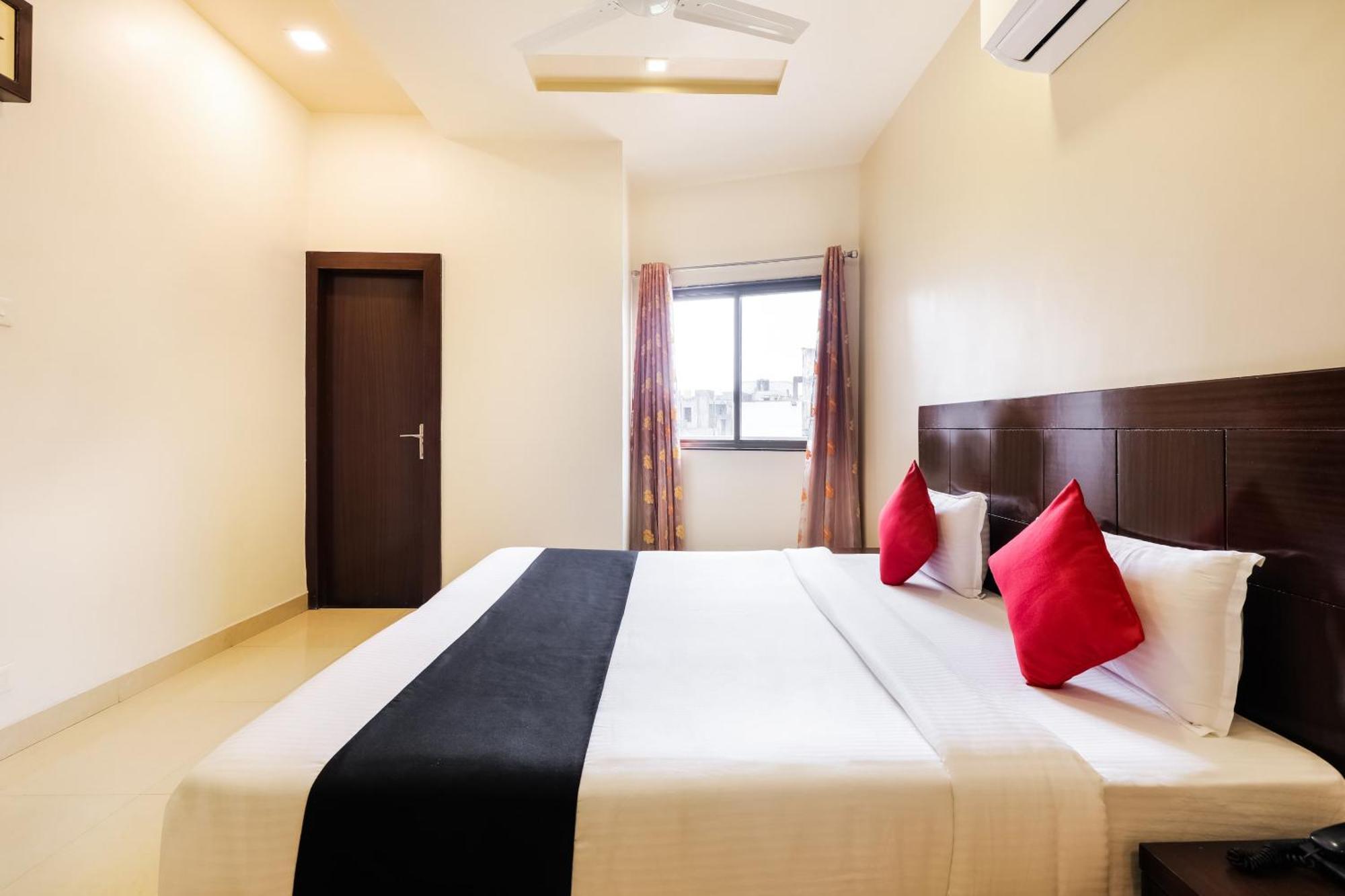 Super Townhouse Lalghati Near Airport Bhopál Kültér fotó