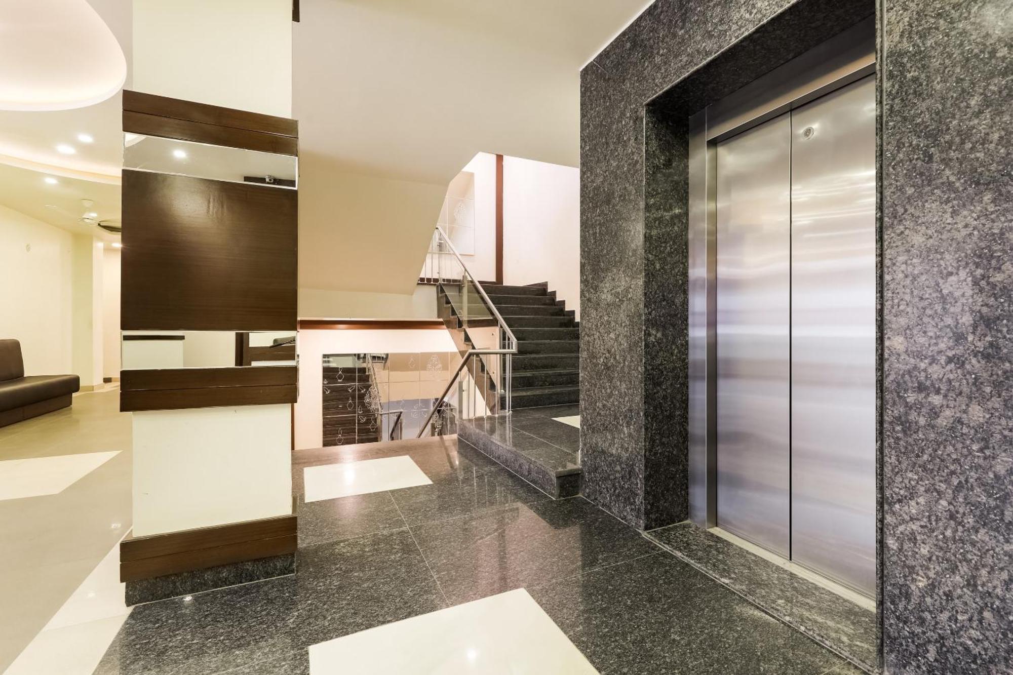 Super Townhouse Lalghati Near Airport Bhopál Kültér fotó