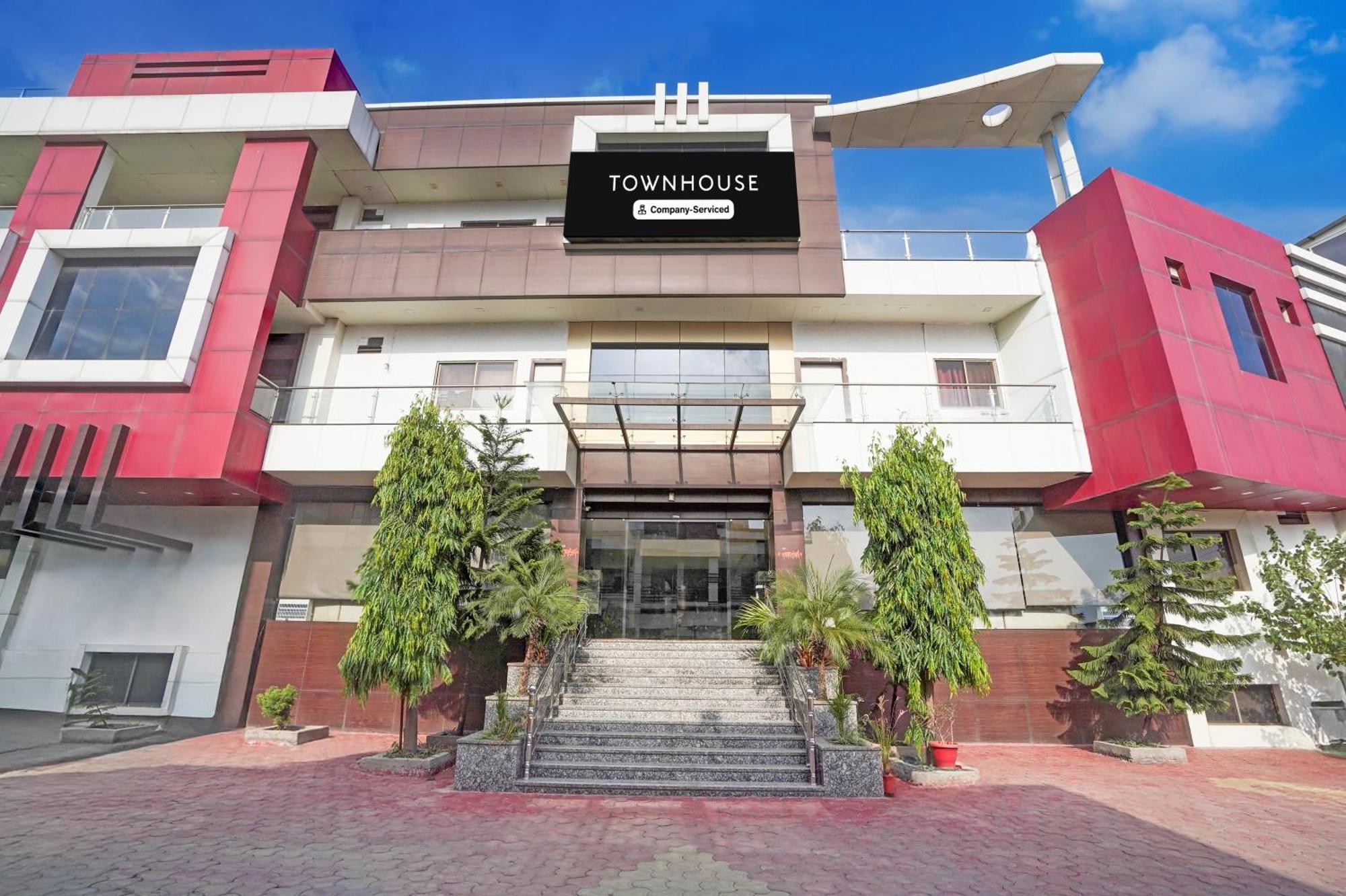 Super Townhouse Lalghati Near Airport Bhopál Kültér fotó
