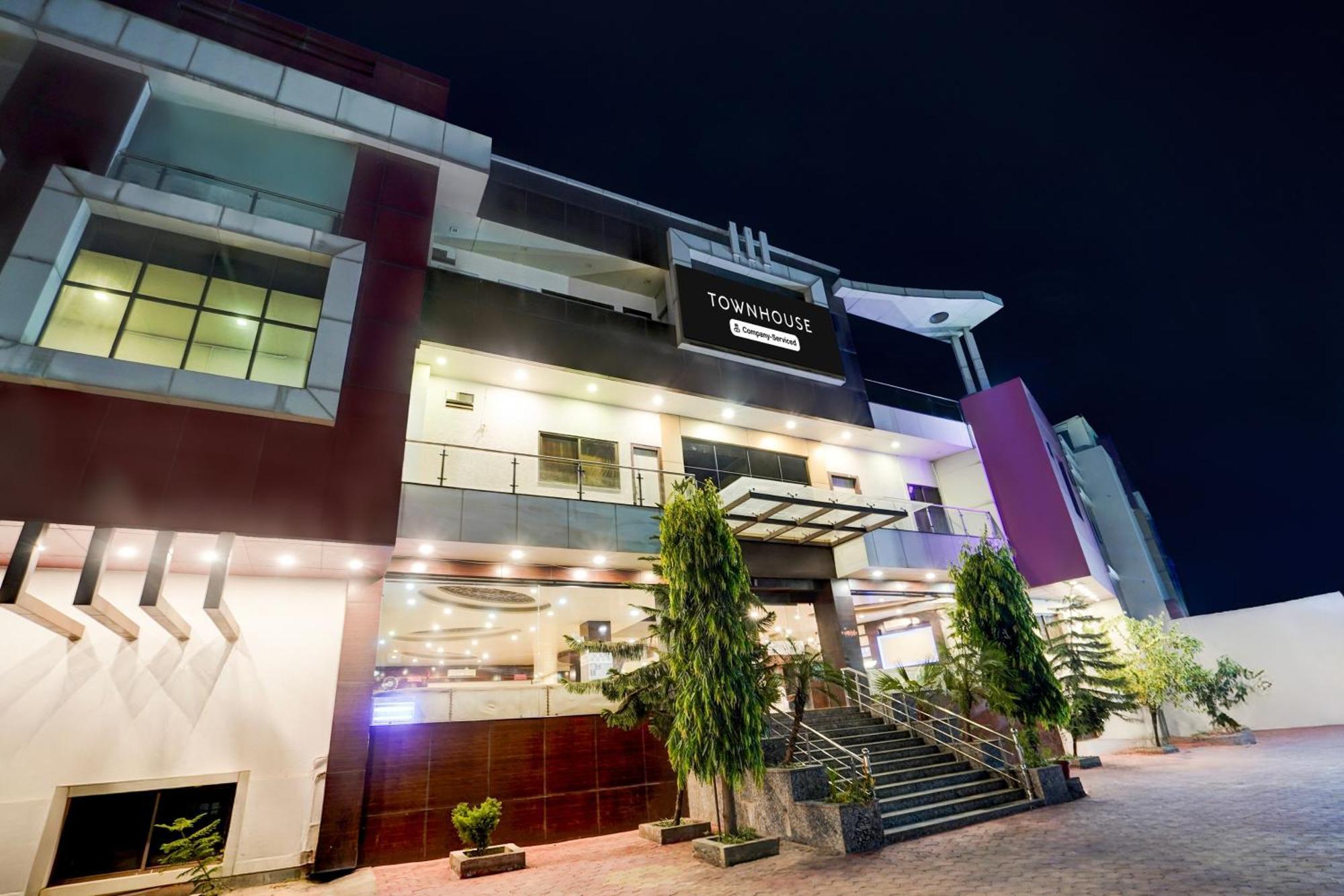 Super Townhouse Lalghati Near Airport Bhopál Kültér fotó