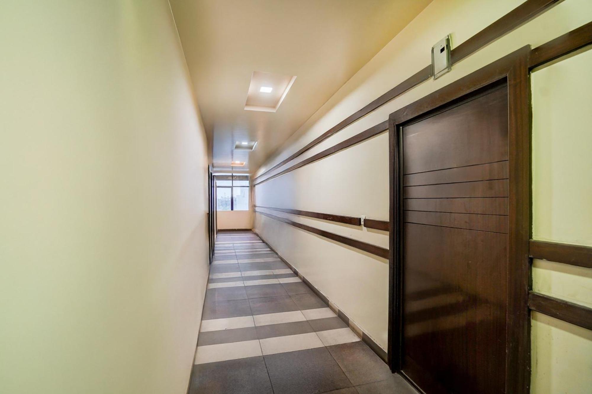 Super Townhouse Lalghati Near Airport Bhopál Kültér fotó
